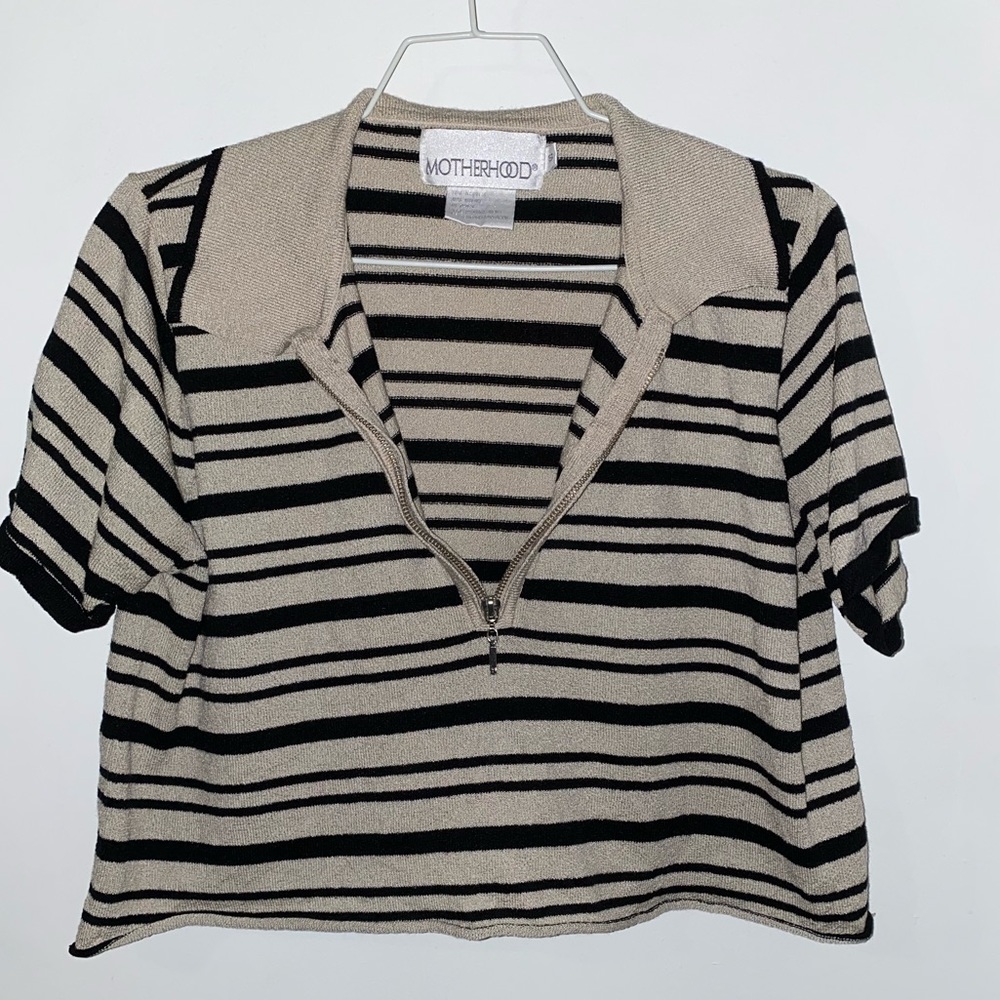 Cropped Motherhood flowy shirt size small